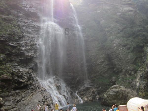 逃离电梯间